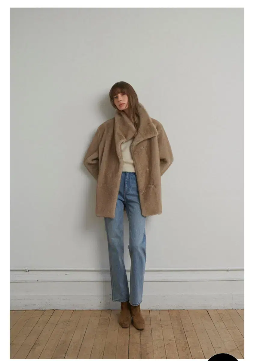 엘보른 Delfine Half Fur Coat (Beige)