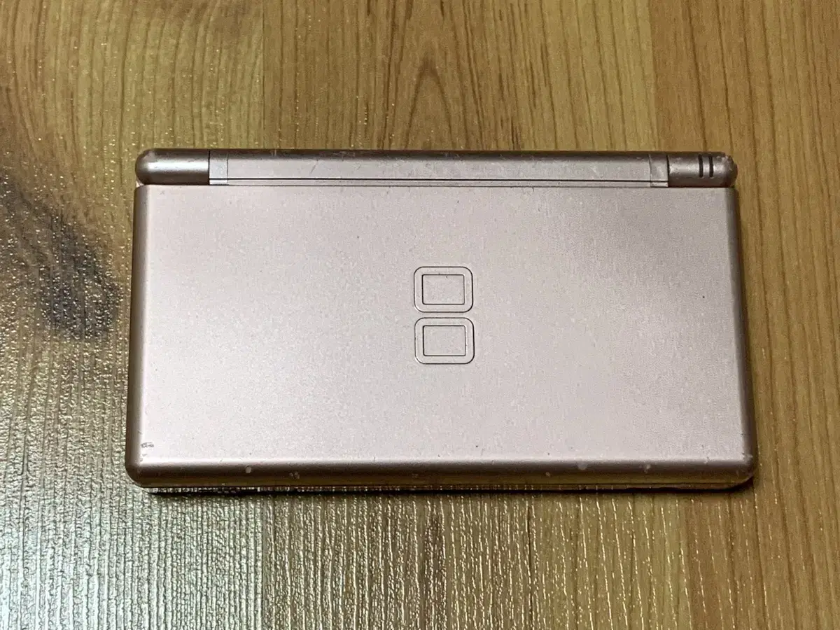 닌텐도 DS Lite 로즈골드(상단액정 데드픽셀)