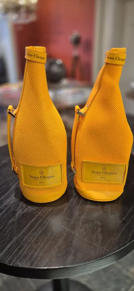 VEUVE CLICQUOT 샴페인 브뤼 아이스 자켓