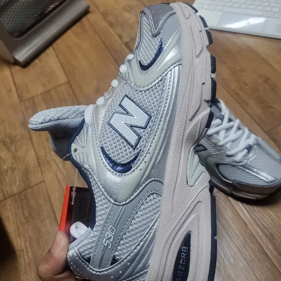 뉴발란스 MR530KA 245사이즈  - New Balance 530