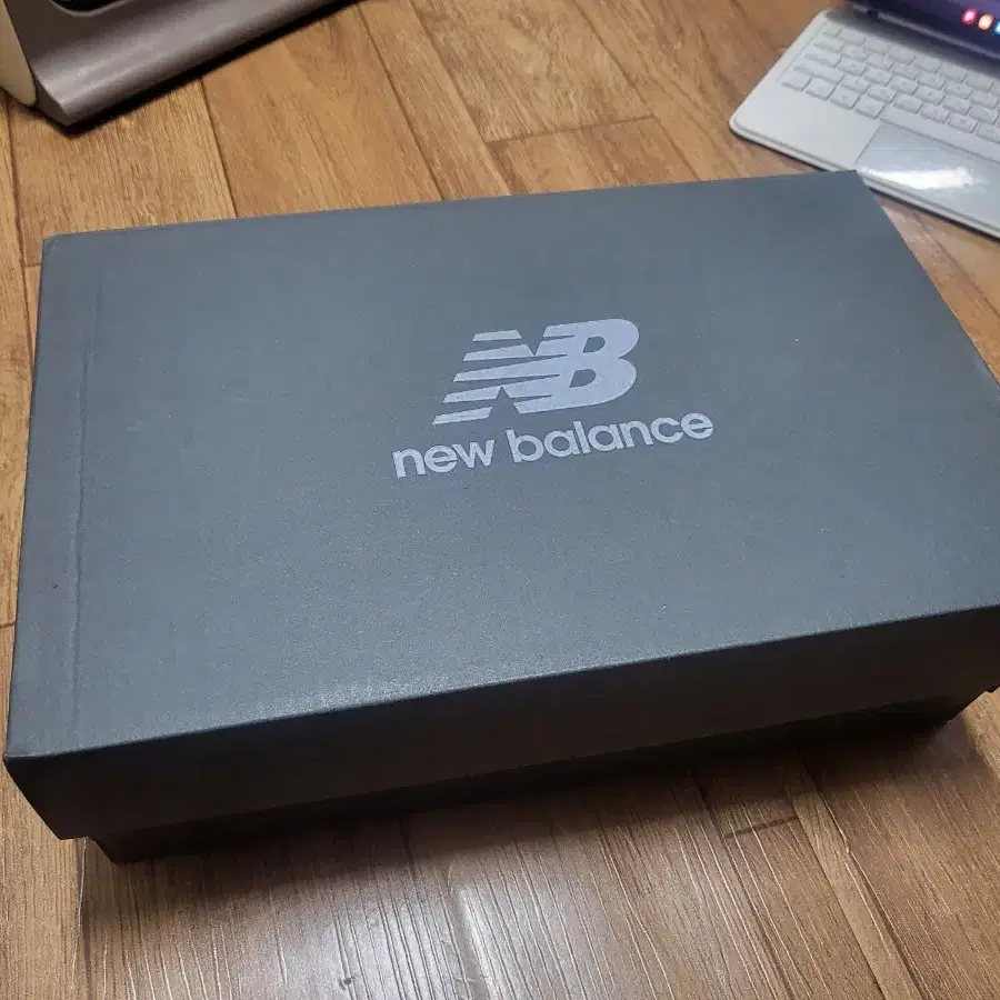 뉴발란스 MR530KA 245사이즈  - New Balance 530