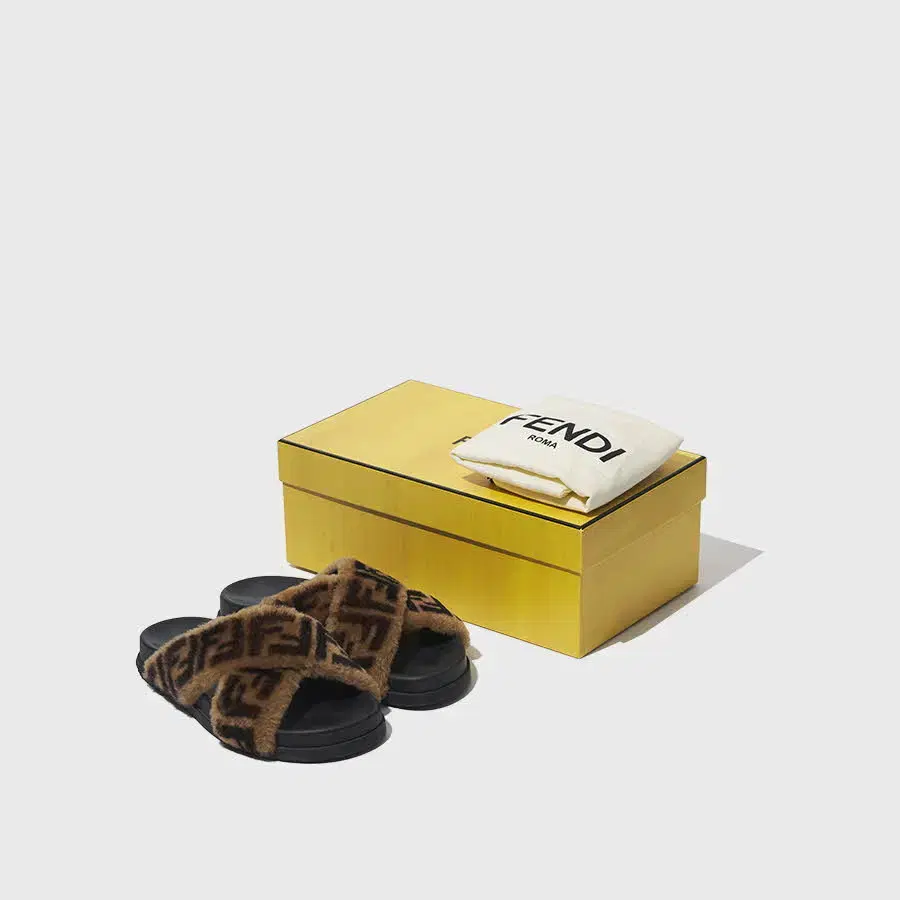 FENDI slipper EU37(womens)