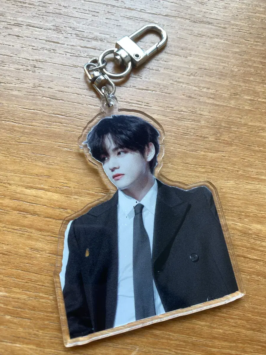 [ unofficial wts ] BTS bts v kim taehyung keyring sells