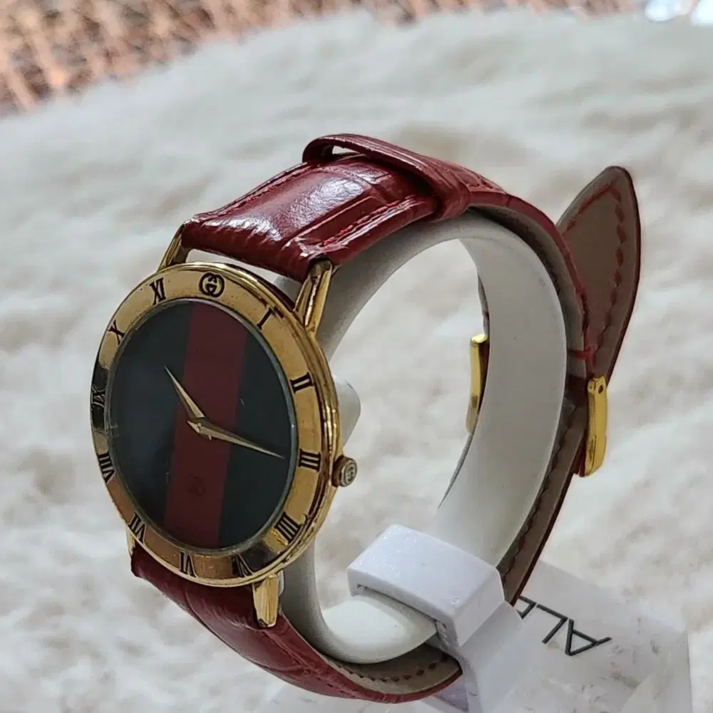 # 138 )  GUCCI  3000 M