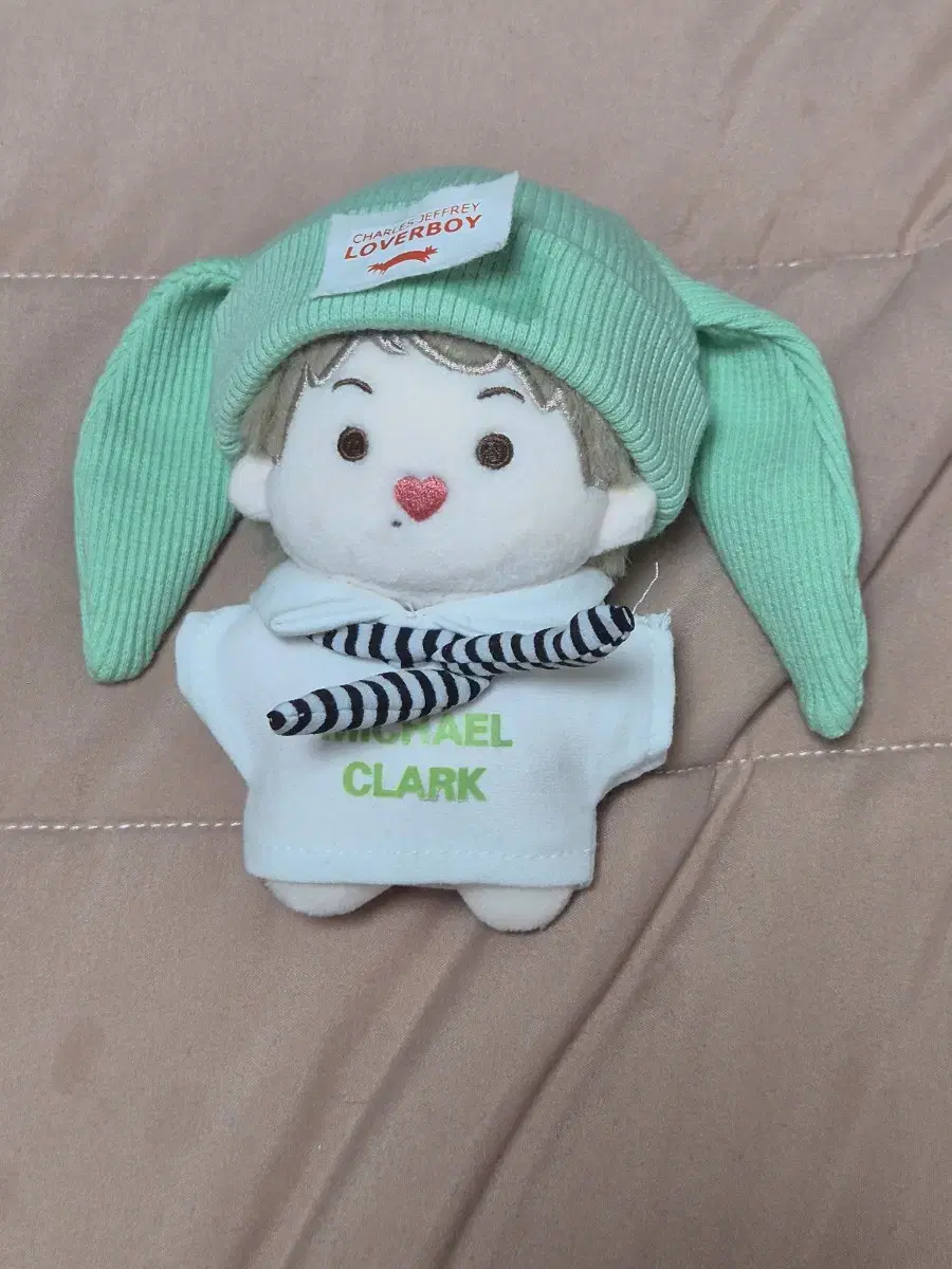 nct jisung 10cm doll wts unsealed 포켓찌 뽀송이 러버보이 모자토끼비니