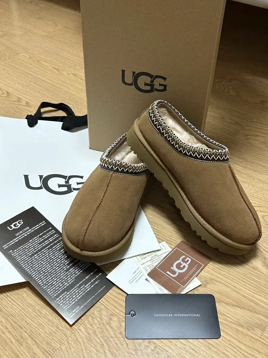 [UGG]어그 타스만 240