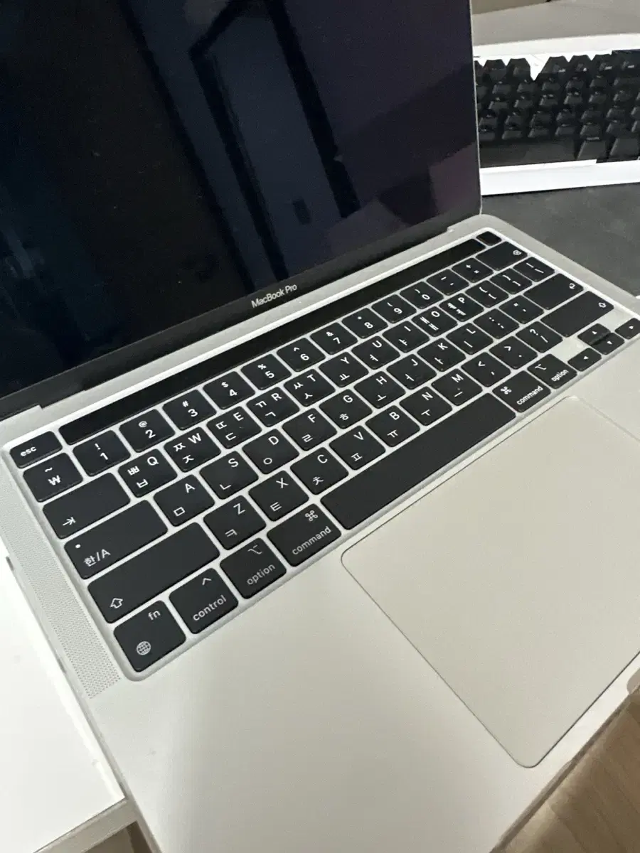 2020 MacBook Pro Touch Bar M1 256GB 13-inch Silver Full Box