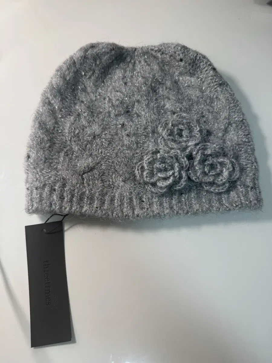 Flower spangle beanie