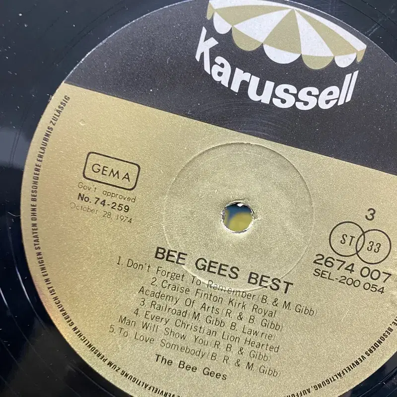 BEE GEES LP / AA6561