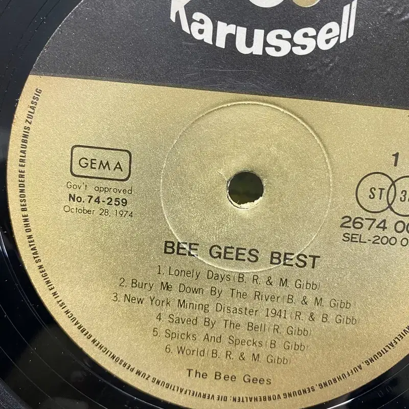 BEE GEES LP / AA6561