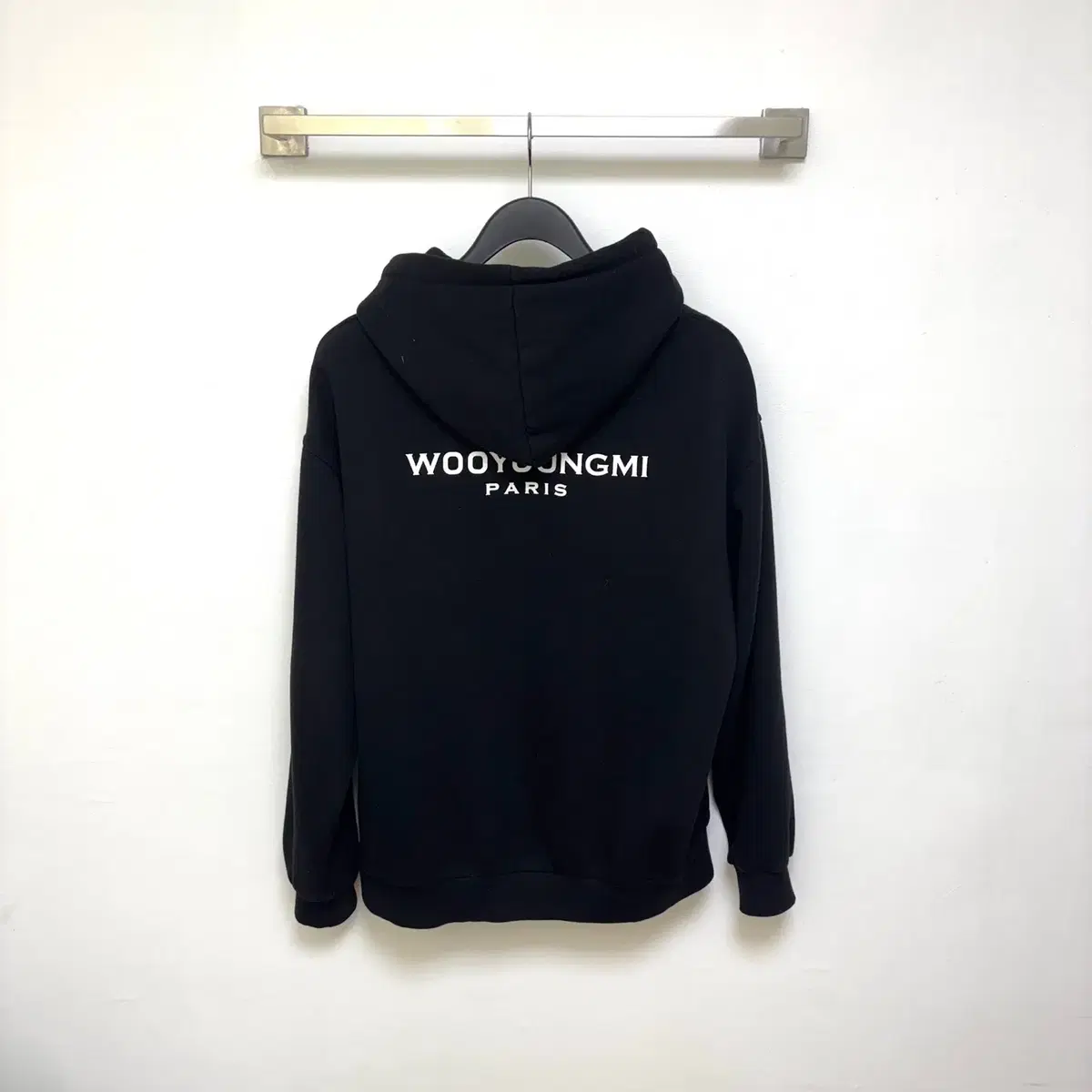 (50)Wooyoung Mi Back Logo Hoodie Black