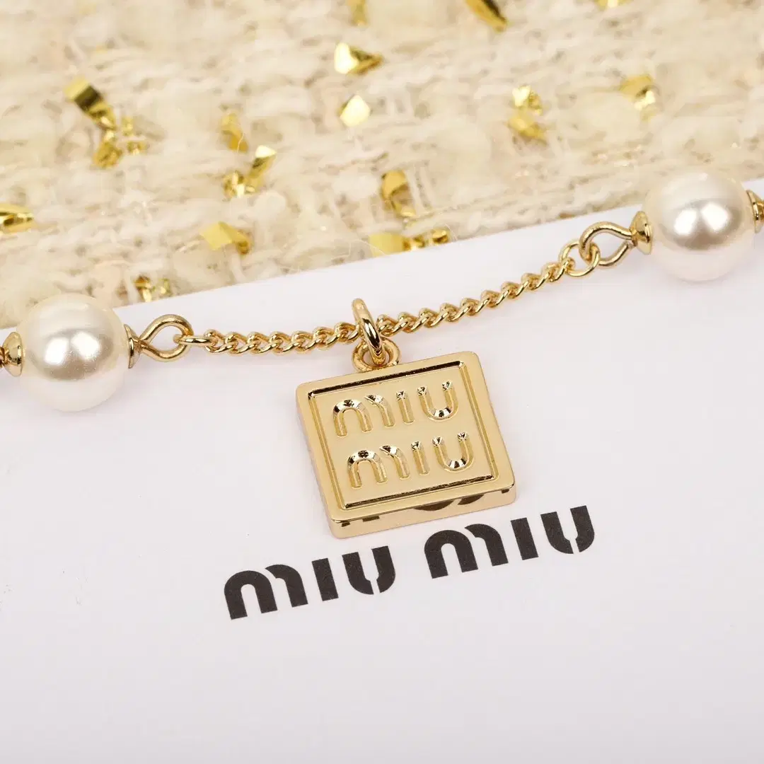 miu miu 팔찌