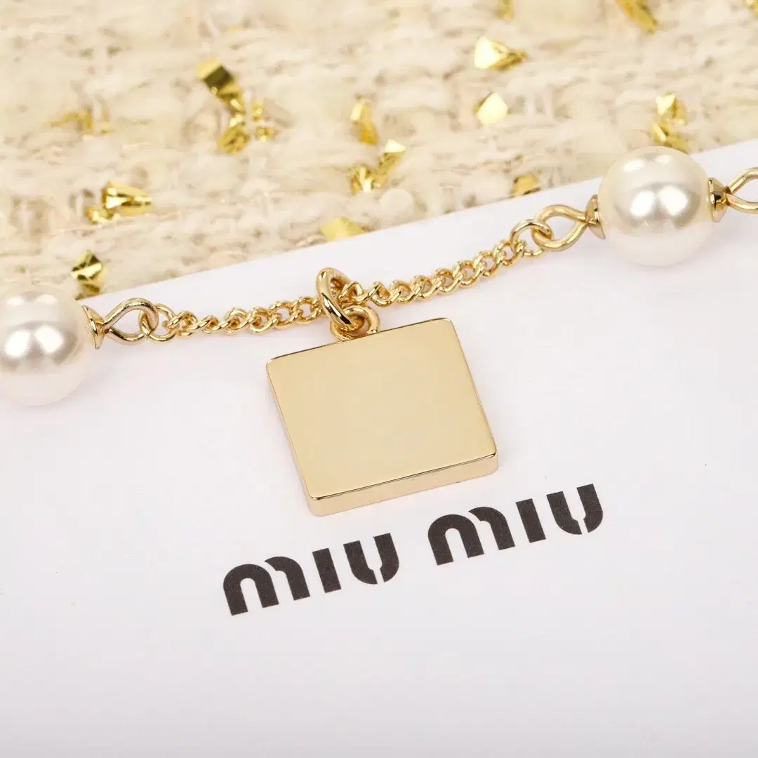 miu miu 팔찌