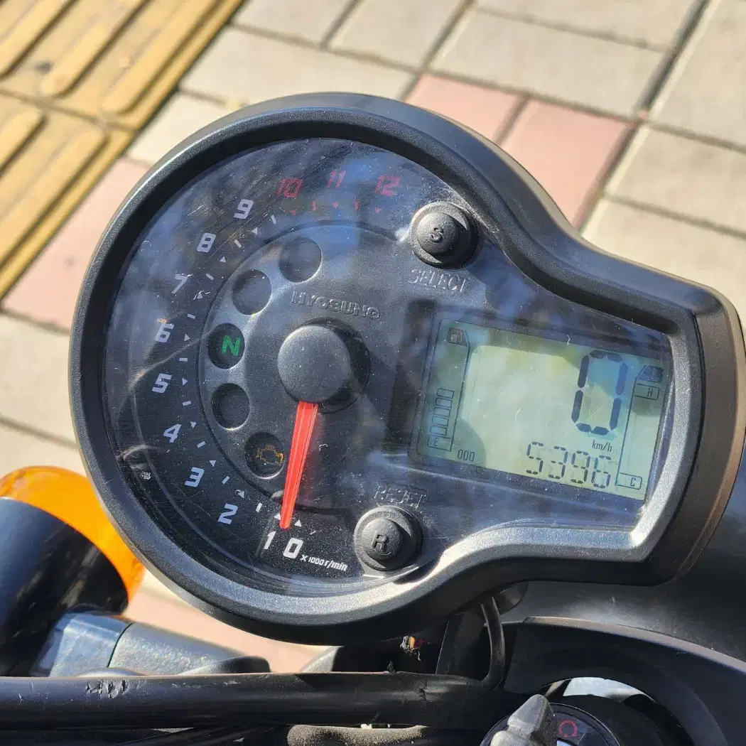 2020년식 KR모터스 아퀼라125 5000KM 저렴하게 판매합니다.