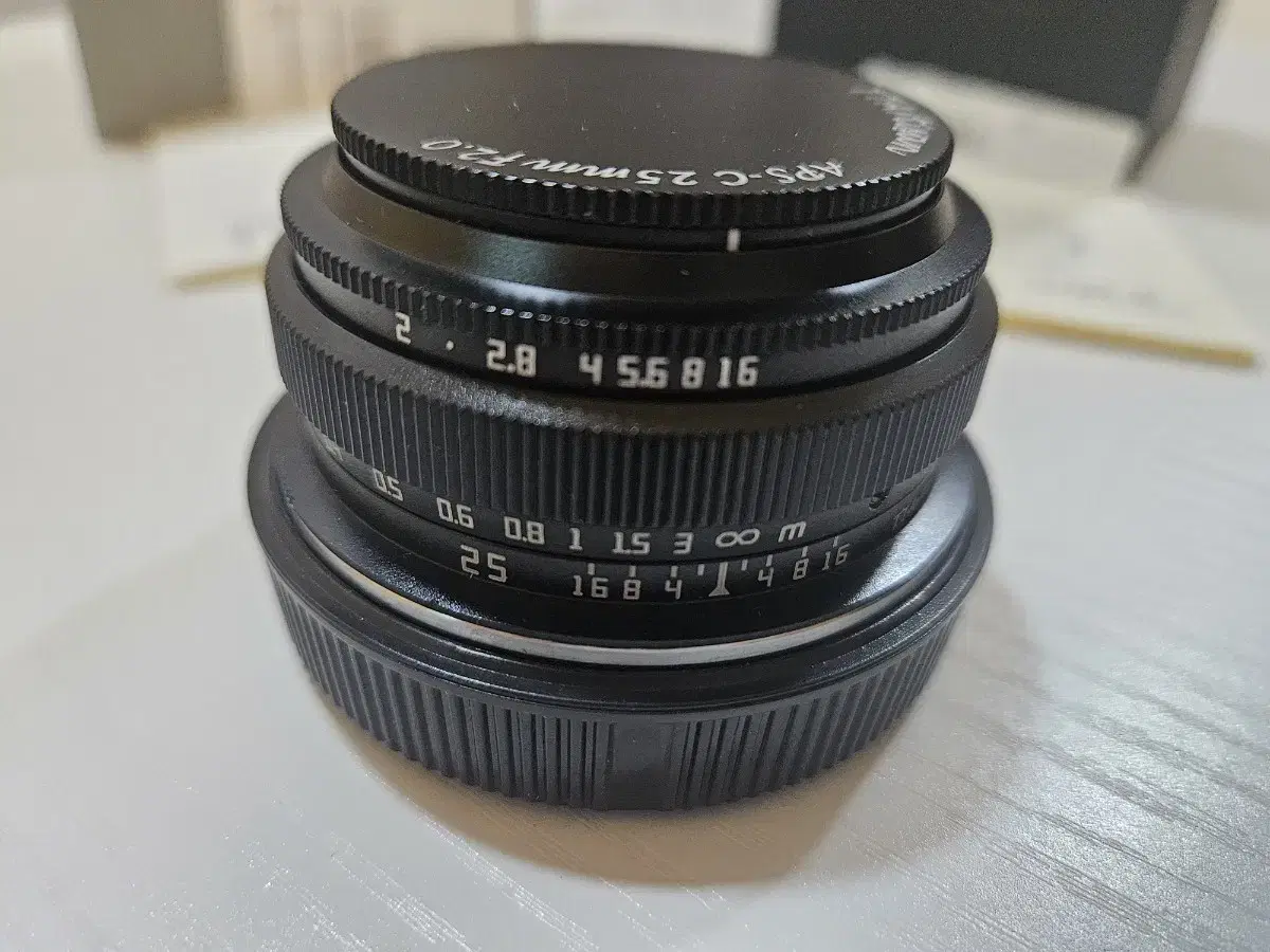 티티아티산 25mm F2 캐논 RF 마운트