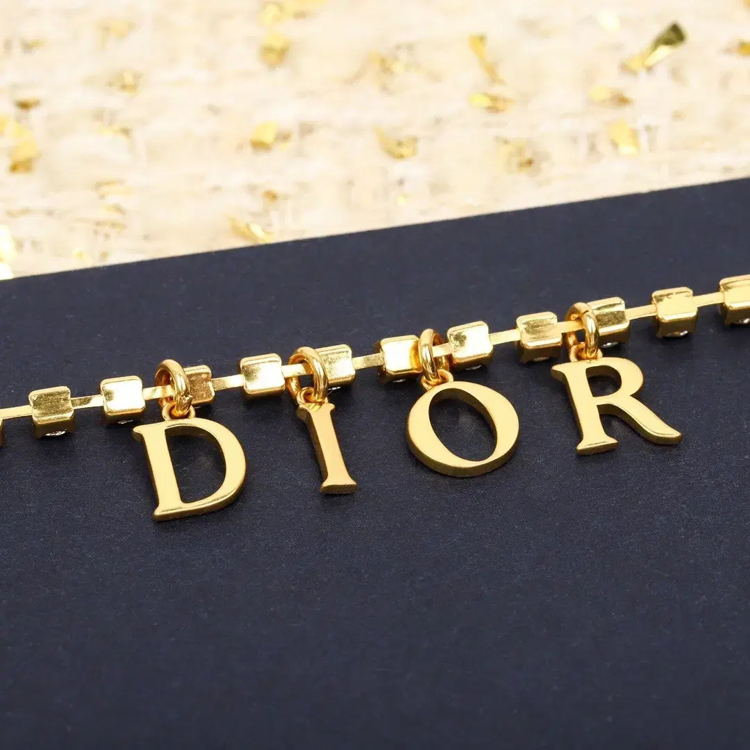 디올 Dior 이니셜 목걸이