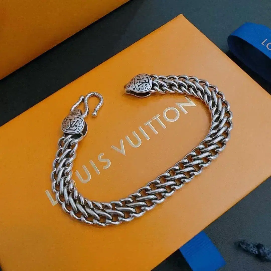 해외 구매LOUIS VUITTON루이뷔통 쿠바 팔찌18CM