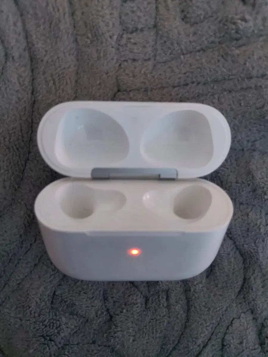 Apple AirPods 3rd generation base