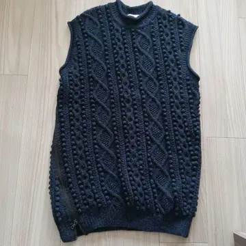 새상품급 필립림 니트 베스트