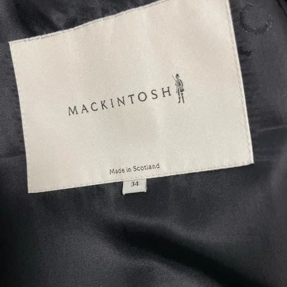 Mackintosh 매킨토시 블랙 더블 코트 34사이즈