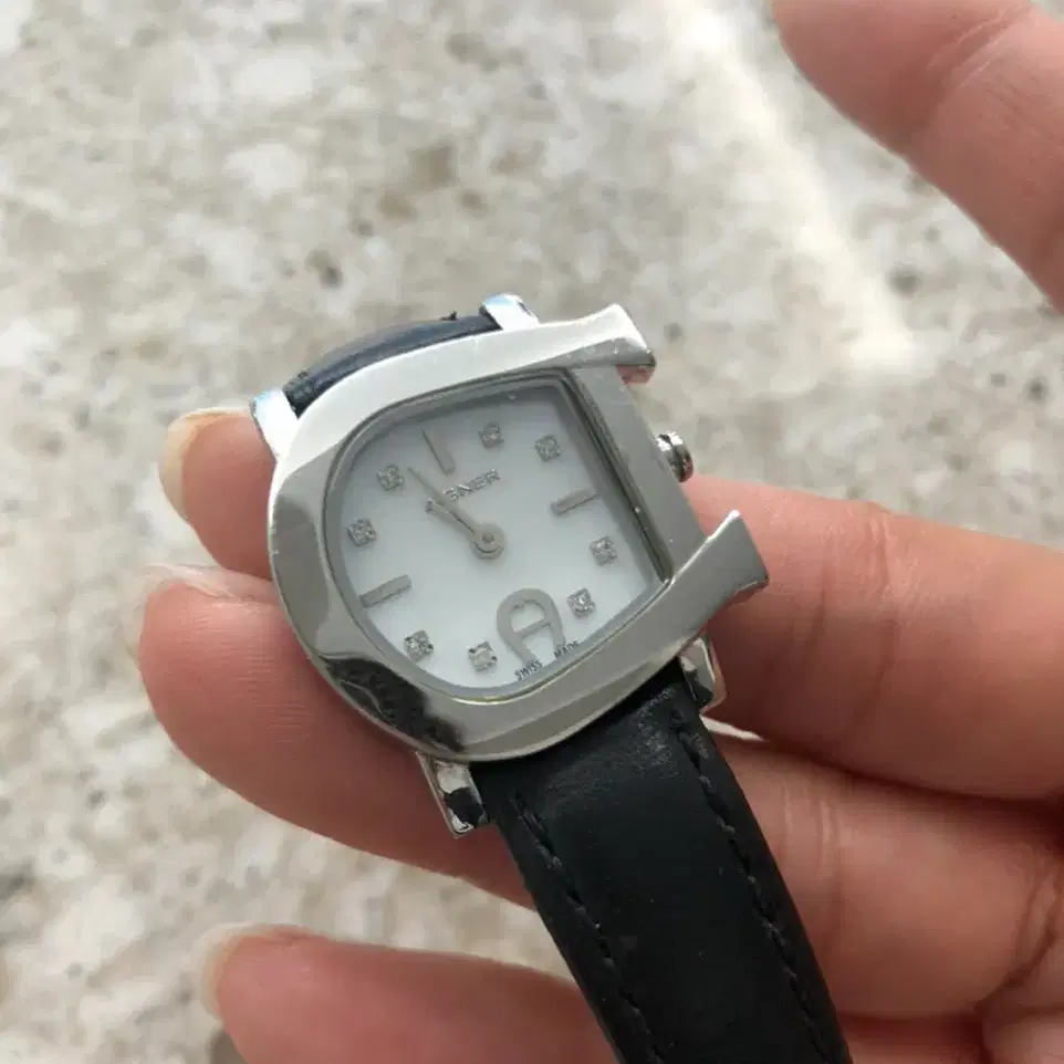 [AIGNER] 아이그너 여성용 메탈시계 A31229