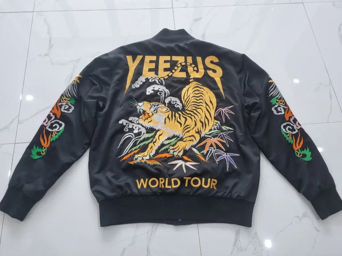 2014 YEEZUS 칸예웨스트 월드투어 일본 샘플자켓/유일매물