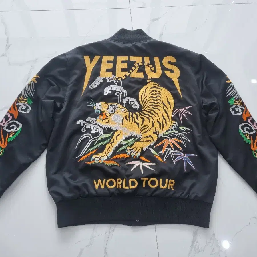 2014 YEEZUS 칸예웨스트 월드투어 일본 샘플자켓/유일매물