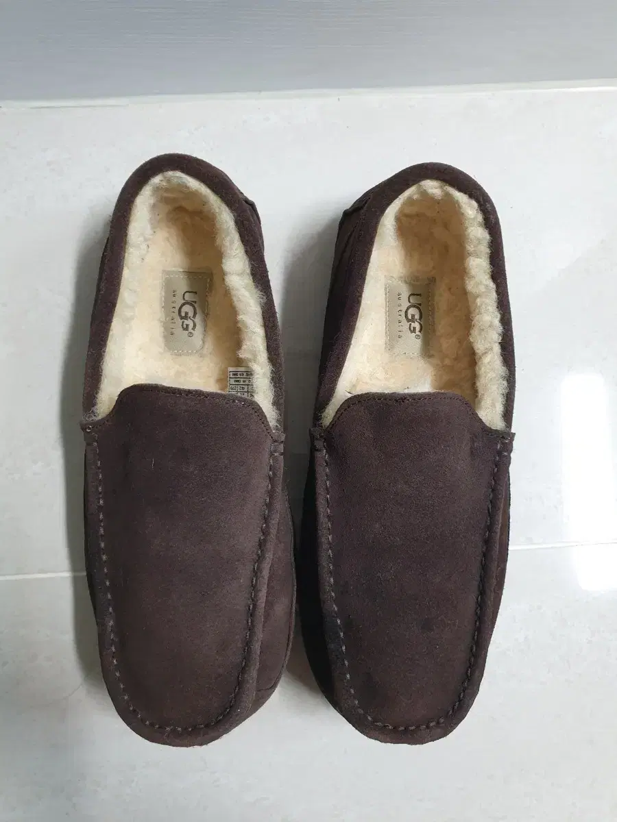 UGG 어그 모카신 무스탕슈즈 270