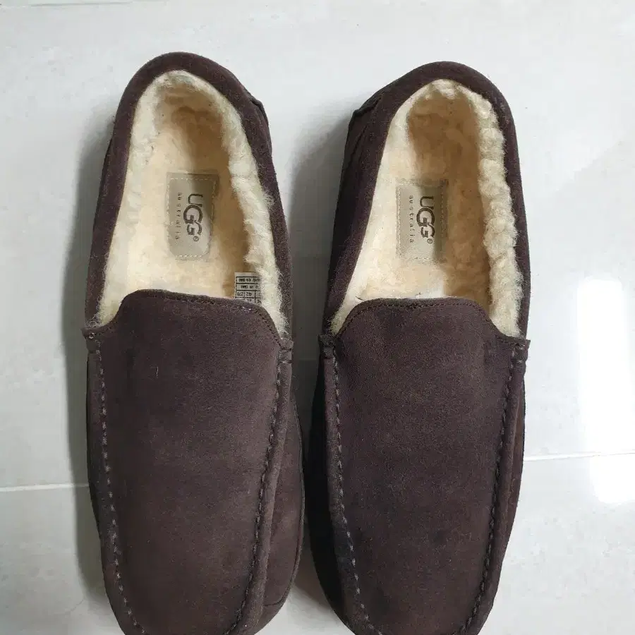 UGG 어그 모카신 무스탕슈즈 270