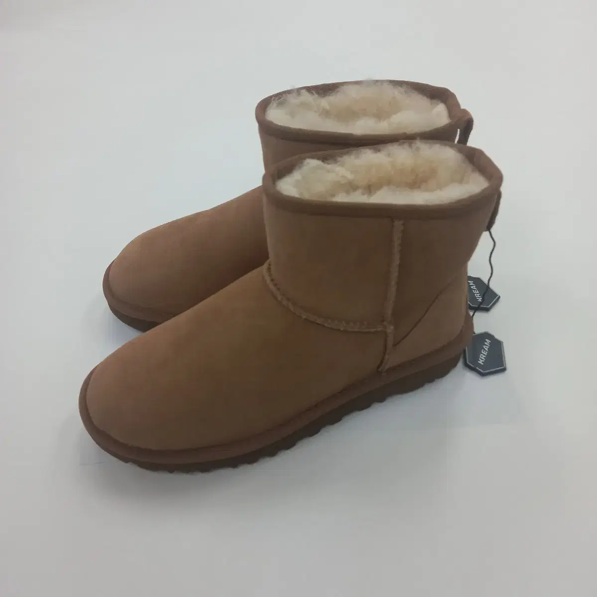 크림 UGG 어그 클래식 미니 2 부츠 체스트넛 240MM (새상품)