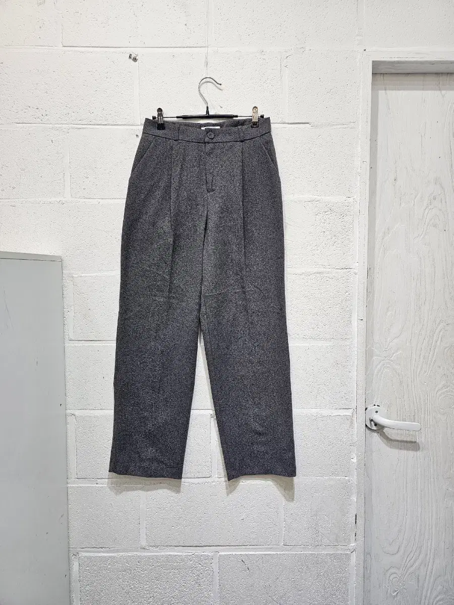 Size M pintucked woolen wide-leg slacks- jin gray