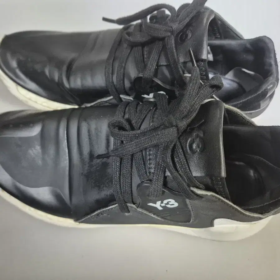 정품 Y-3 스니커즈