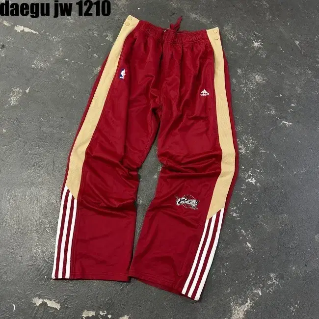 L ADIDAS PANTS 아디다스 바지