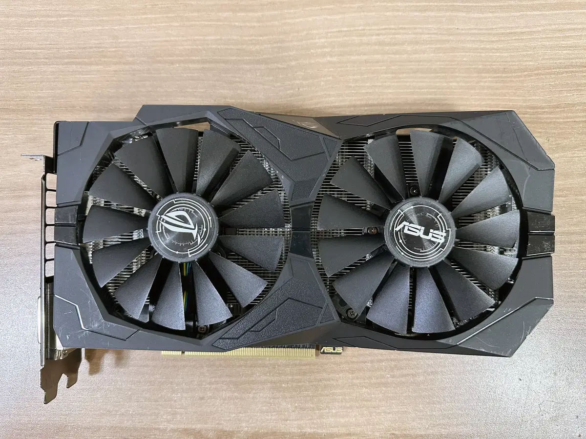 ASUS 라데온 RX 570 O8G GAMING D5 8GB