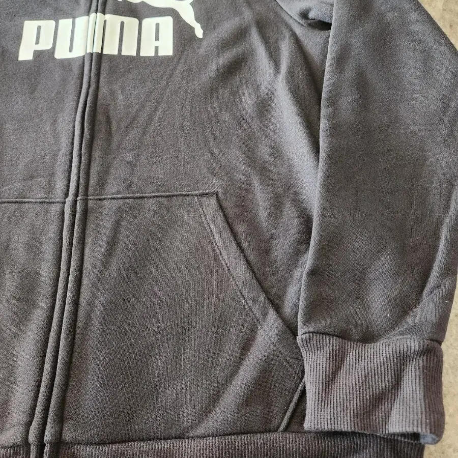 PUMA 공용 기모후드집업L(새제품) M도가능