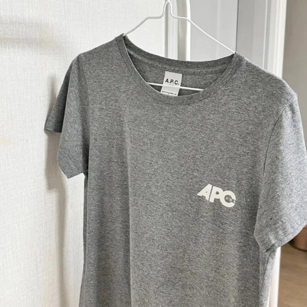 A.P.C. 반팔티