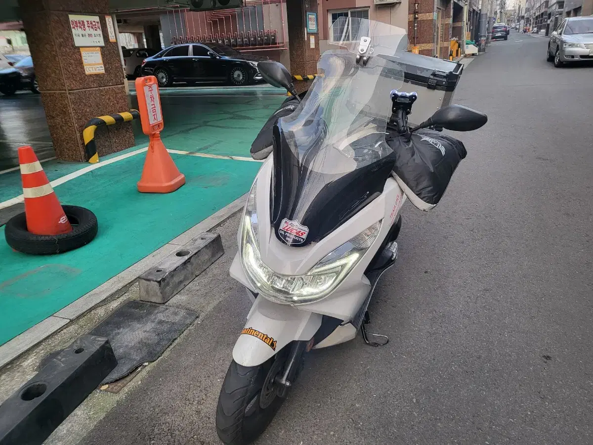 PCX125 18년식 떼르미뇨니 정품 구변완료 판매합니다.