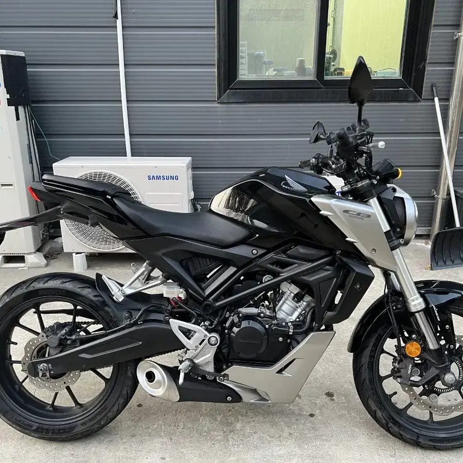 19년식 혼다 CB 125 R 블랙 판매