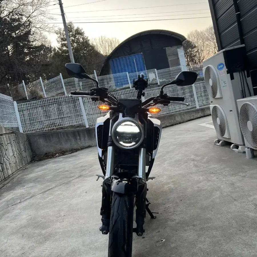 19년식 혼다 CB 125 R 블랙 판매