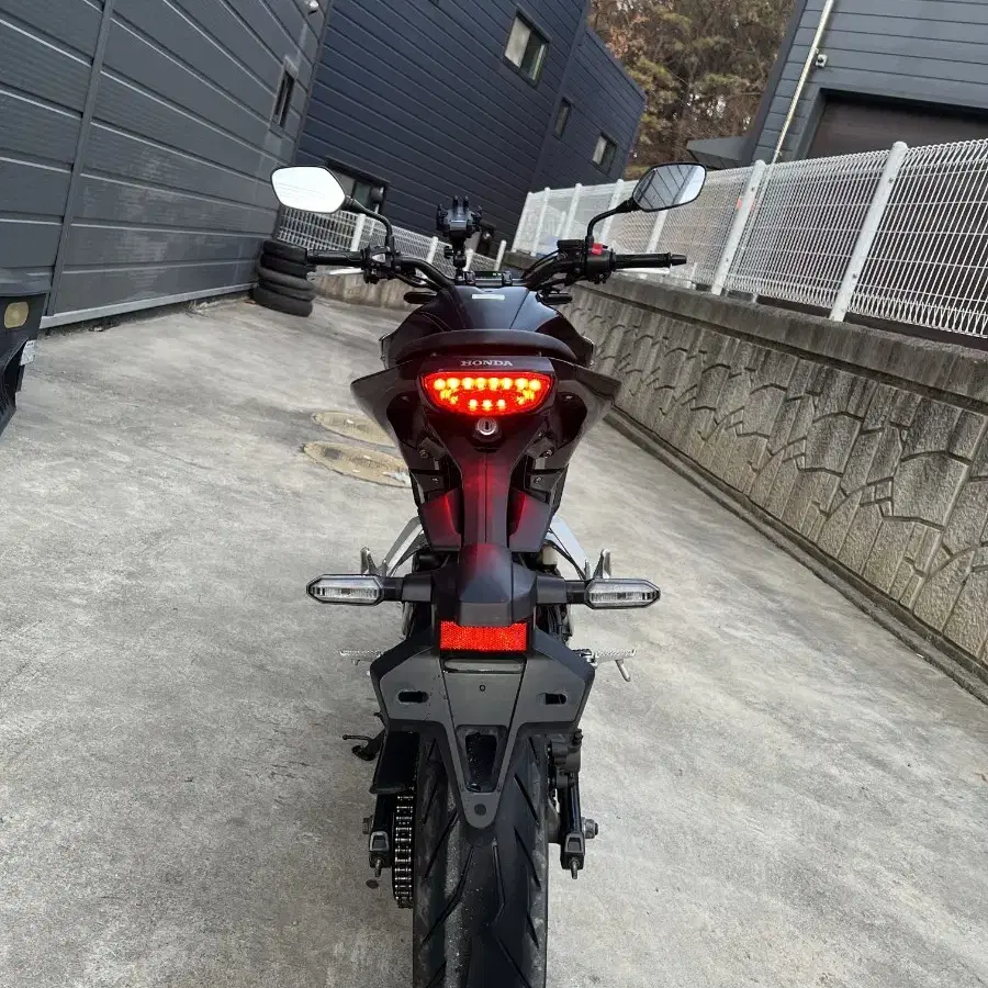 19년식 혼다 CB 125 R 블랙 판매