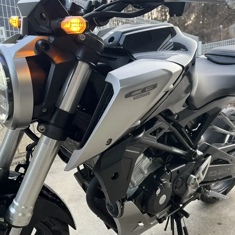 19년식 혼다 CB 125 R 블랙 판매