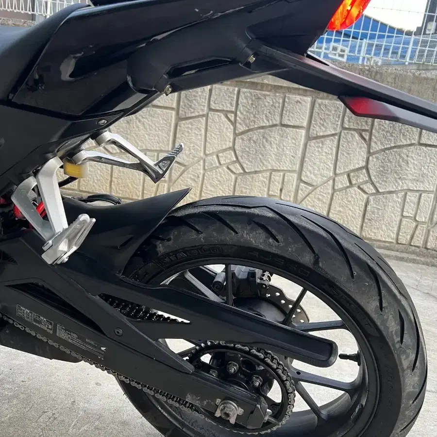 19년식 혼다 CB 125 R 블랙 판매