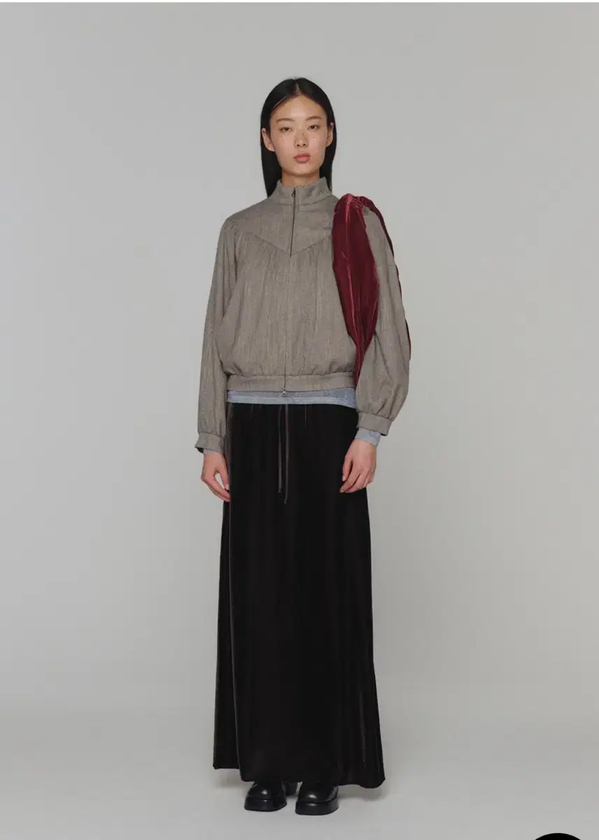 아모멘토 velvet drawstring maxi skirt