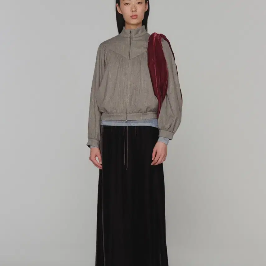 아모멘토 VELVET DRAWSTRING MAXI SKIRT