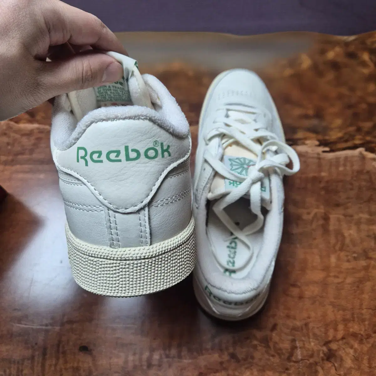 새제품))리복 클럽c 85 빈티지 270사이즈 판매합니다(reebok)