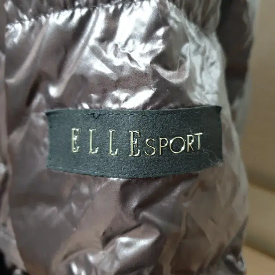 ELLE SPORT  거위솜털 경량 롱패딩 새옷