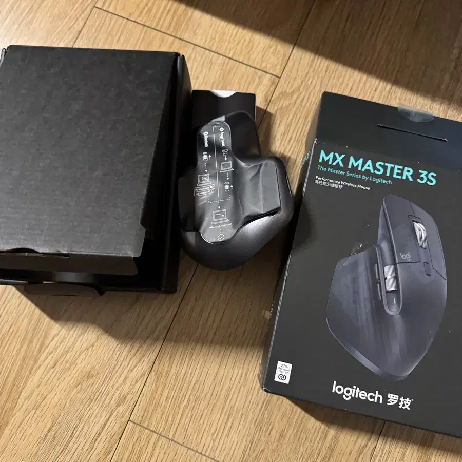 로지텍 mx master 3s팝니다.