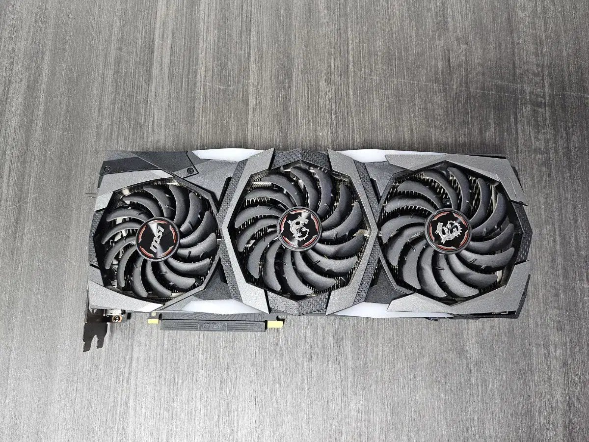 MSI RTX2070슈퍼  게이밍 X 트리오 입니다