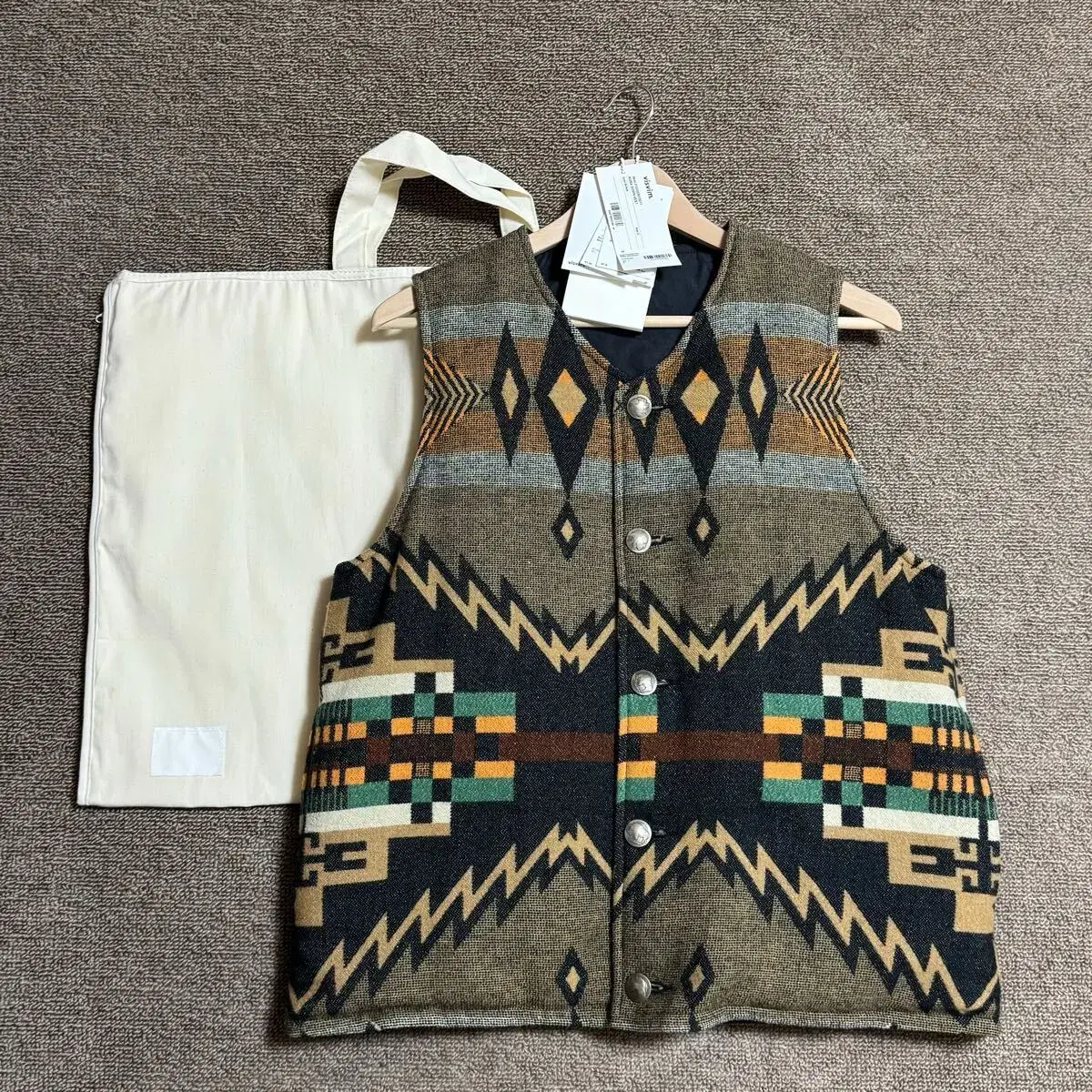 5)visvim 비즈빔 23aw KORA 다운베스트