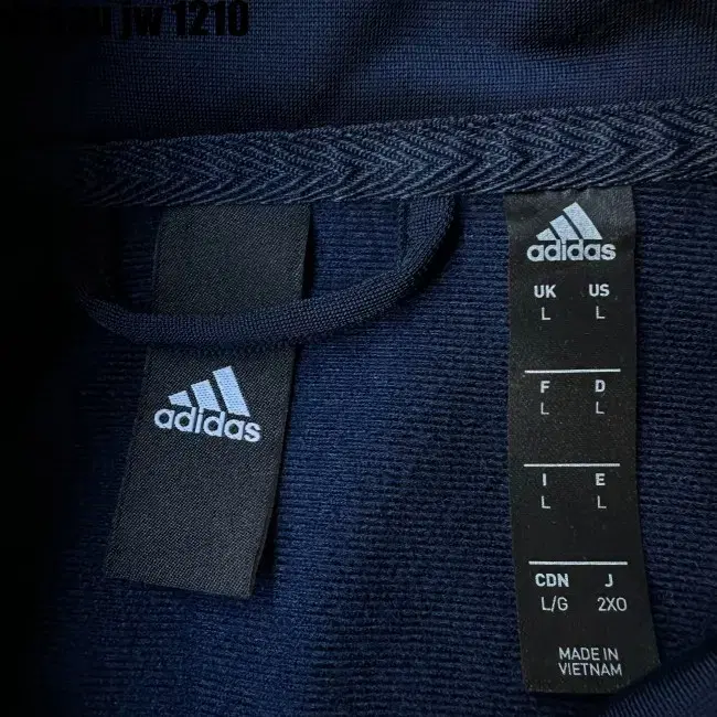 L 105- ADIDAS ZIPUP 아디다스 집업